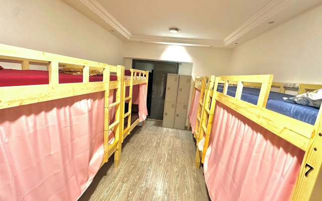 Heartland Hostel