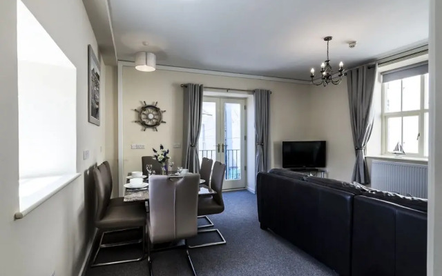The Sail, Two Bedroom Apartment - Tenby