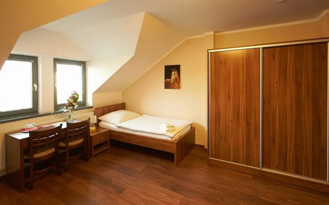Hotel Horse Riding - Jezdecký Areál Tršice