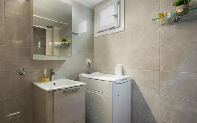 2 Bedroom Modern Apartment in Perea