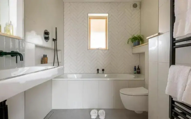 Sunnybrook-Carbon Neutral House