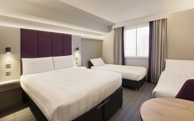 Premier Inn Bedford - Priory Marina