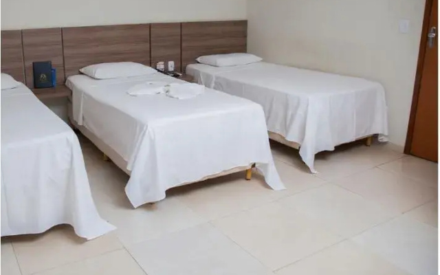 Leonardos Hotel