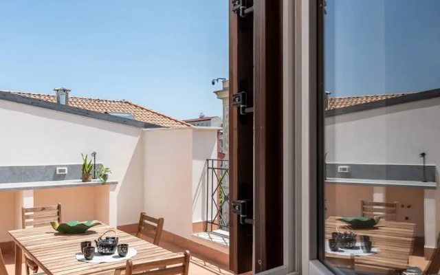 Oretea Apartment With Terrace by Wonderful Italy