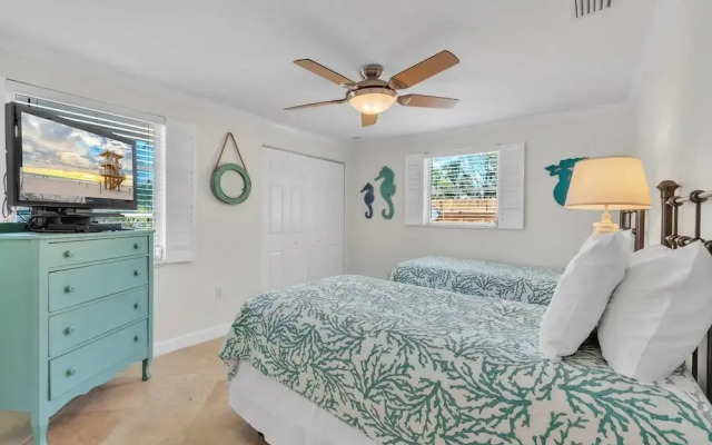 Manatee Manor 2 Bedroom Home by RedAwning