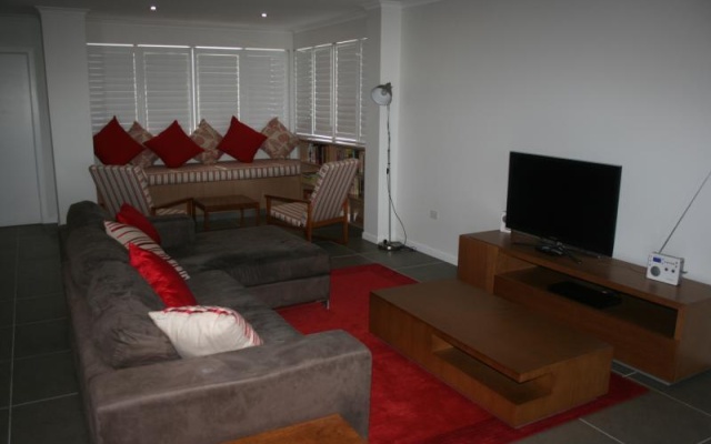 King'S Row Holiday Apartments