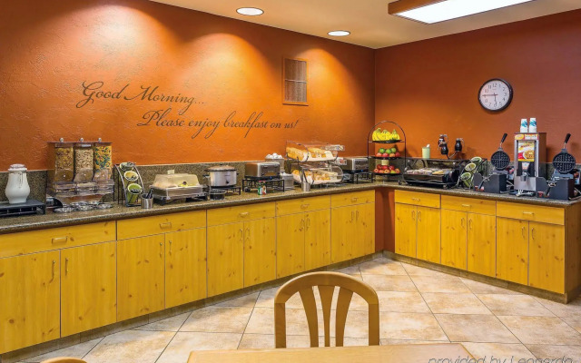 La Quinta Inn & Suites By Wyndham Eugene