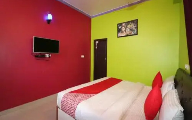 OYO 28427 Hotel Rawat Palace