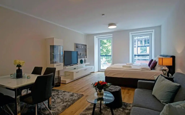 English Theater Apartment at Rathaus