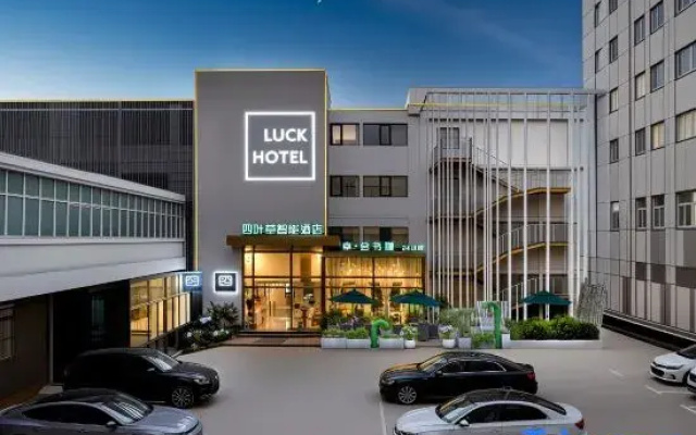 Clover  Smart hotel