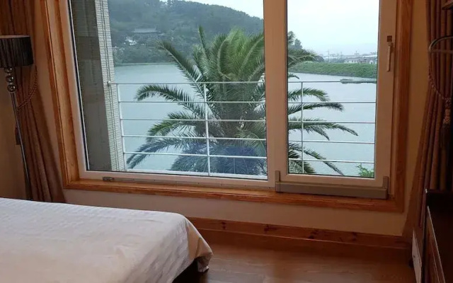 Jeju Lake Pension