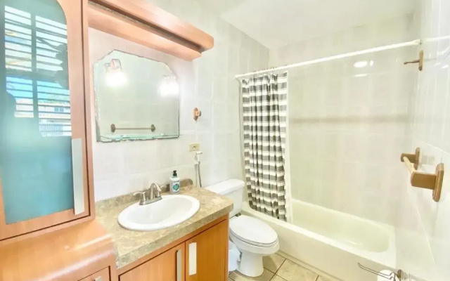 Tropical Breeze 2 Bed 2 Bath