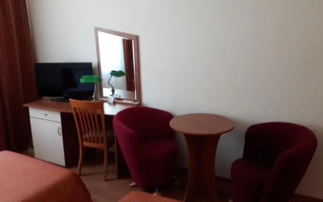 Primavera 2 Hotel