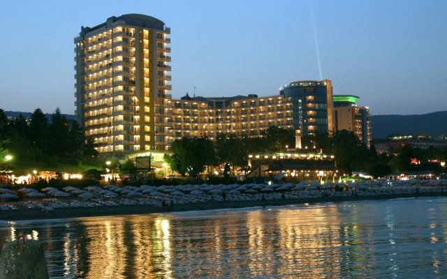 Отель Bonita Hotel Болгария, Золотые пески - отзывы, цены и фото номеров - забронировать отель Bonita Hotel онлайн вид на фасад