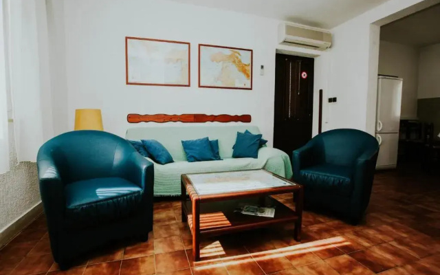 Apartments Doulos