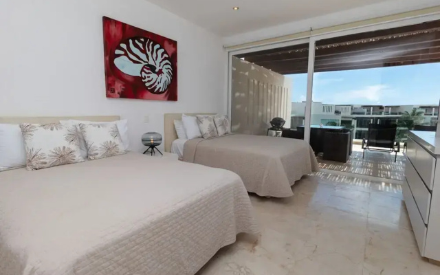 Elements Penthouse 6 3 Bedroom Condo by RedAwning