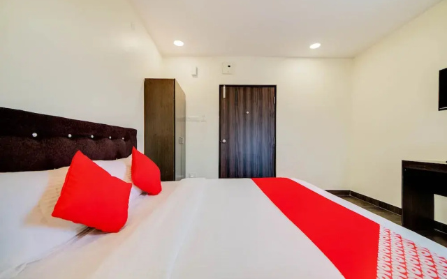 OYO 27844 Seven A Luxury Hotel