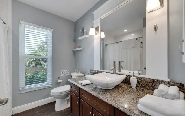 1331 Normandy Cir