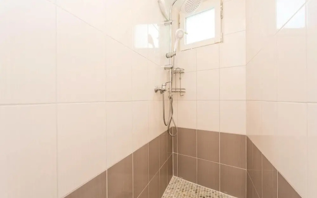 Stunning Home in Omisalj With Wifi and 4 Bedrooms