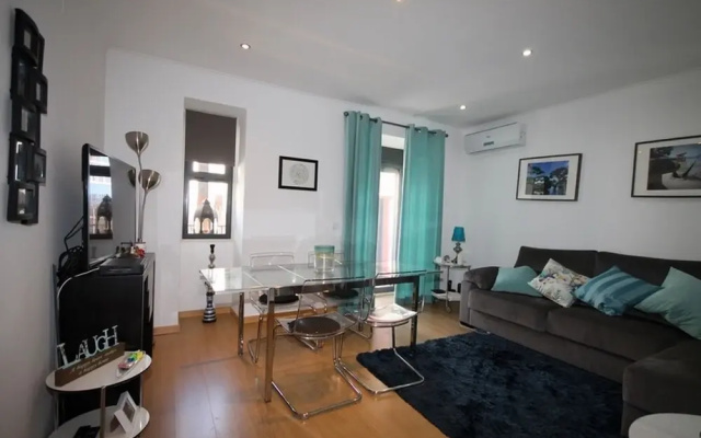 35 Penha de Franca Apartment