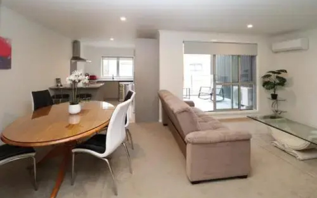 Central Hamilton Apartment on Vialou St