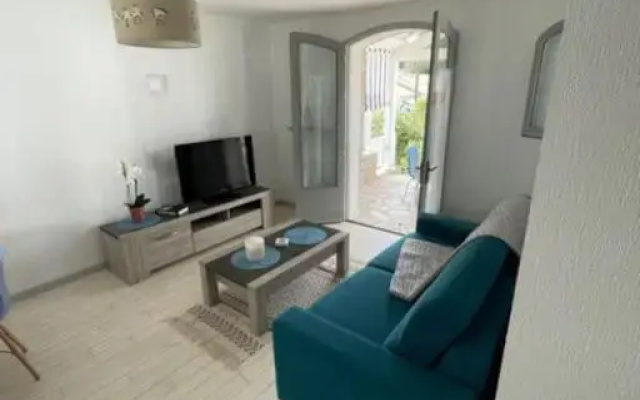 Adorable petite maison à 400m de la mer