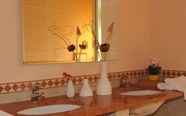 Apartment in Idro With Pool and Garden