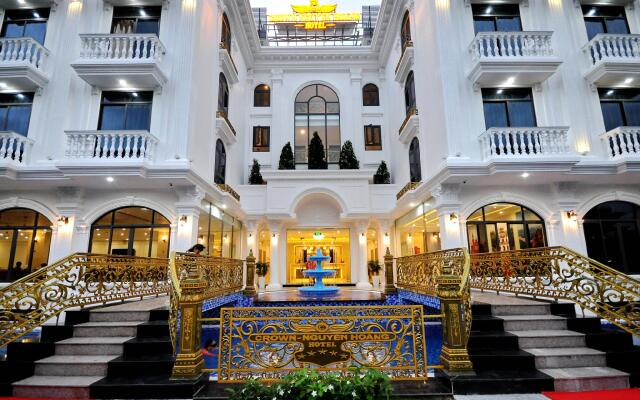 Отель Crown Nguyen Hoang Hotel Вьетнам, Нячанг - отзывы, цены и фото номеров - забронировать отель Crown Nguyen Hoang Hotel онлайн вид на фасад