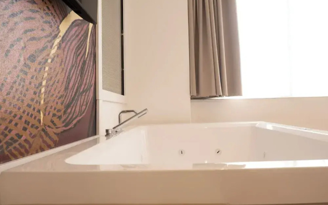 Monumental Luxury Rooms