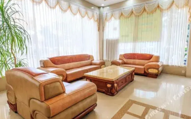 Yangjiang Fangyuan Business Hotel
