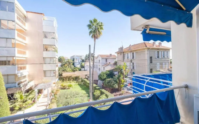 SERRENDY 2-bedroom apartment with terrace and parking only 100 meters