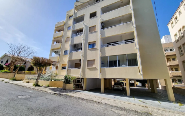 Green Land Apartment
