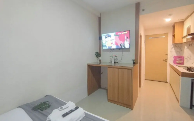 Modern Look Studio Near Iph School At Bale Hinggil Apartment