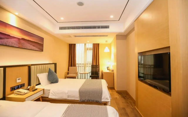 Haoma Shangpin Hotel (Chongqing Yuanyang Light Rail Station)