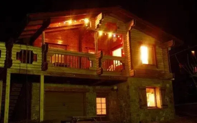 Chalet Rouge Sorbier