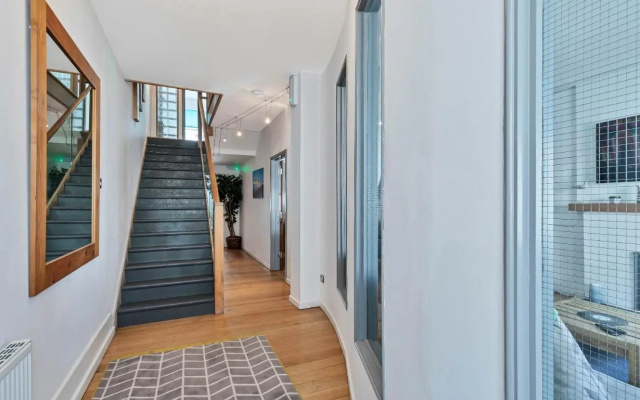Sunshine Central House | Large luxury group house | Roof terrace | Fast Wifi