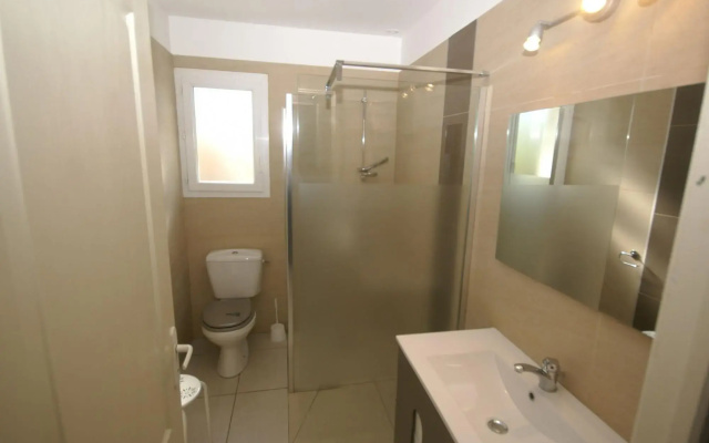 Cozy Holiday Home in Moriani-Plage in Swimming Pool