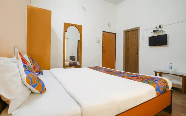 Fabhotel Girija