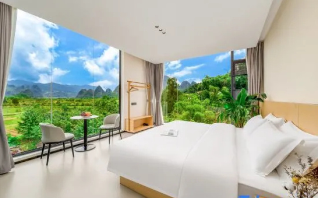 Yintianju Panoramic Light Luxury Hotel (Xingping Ancient Town)