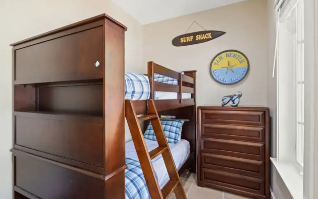 2465 Bungalo 4 Bedroom Home by RedAwning