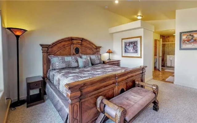 Robert's Roost ~ W4 3 Bedroom Condo