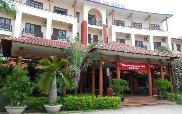 Отель Bach Dang Hoi An Hotel Вьетнам, Хойан - отзывы, цены и фото номеров - забронировать отель Bach Dang Hoi An Hotel онлайн вид на фасад