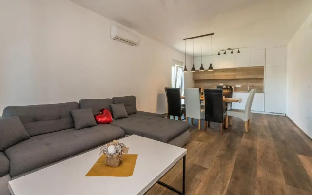 Stunning Apartment in Turanj With Wifi and 3 Bedrooms