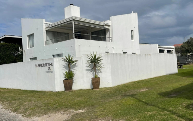 Harbour House 25
