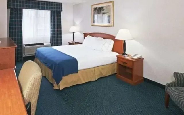 Ramada by Wyndham Santa Fe