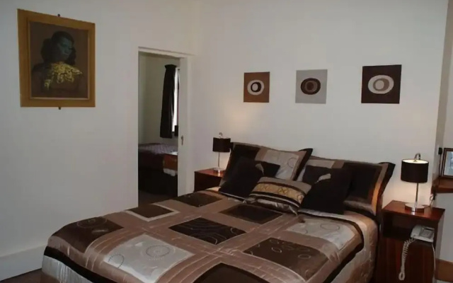 Wards Hotel