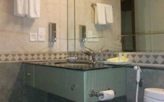 Lemon Tree Hotel, East Delhi Mall, Kaushambi