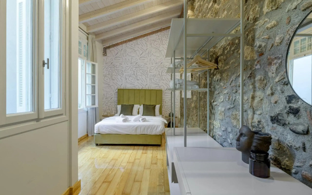 Incomparable Plaka's Luxury Apt Private Pool