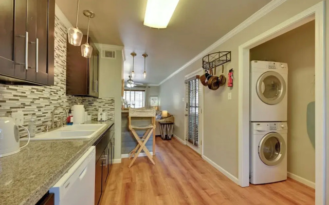 Walk to SFA Campus: Pet-friendly Nacogdoches Condo