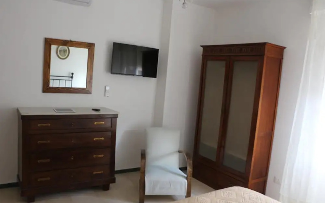 HouseInTheLight B&B
